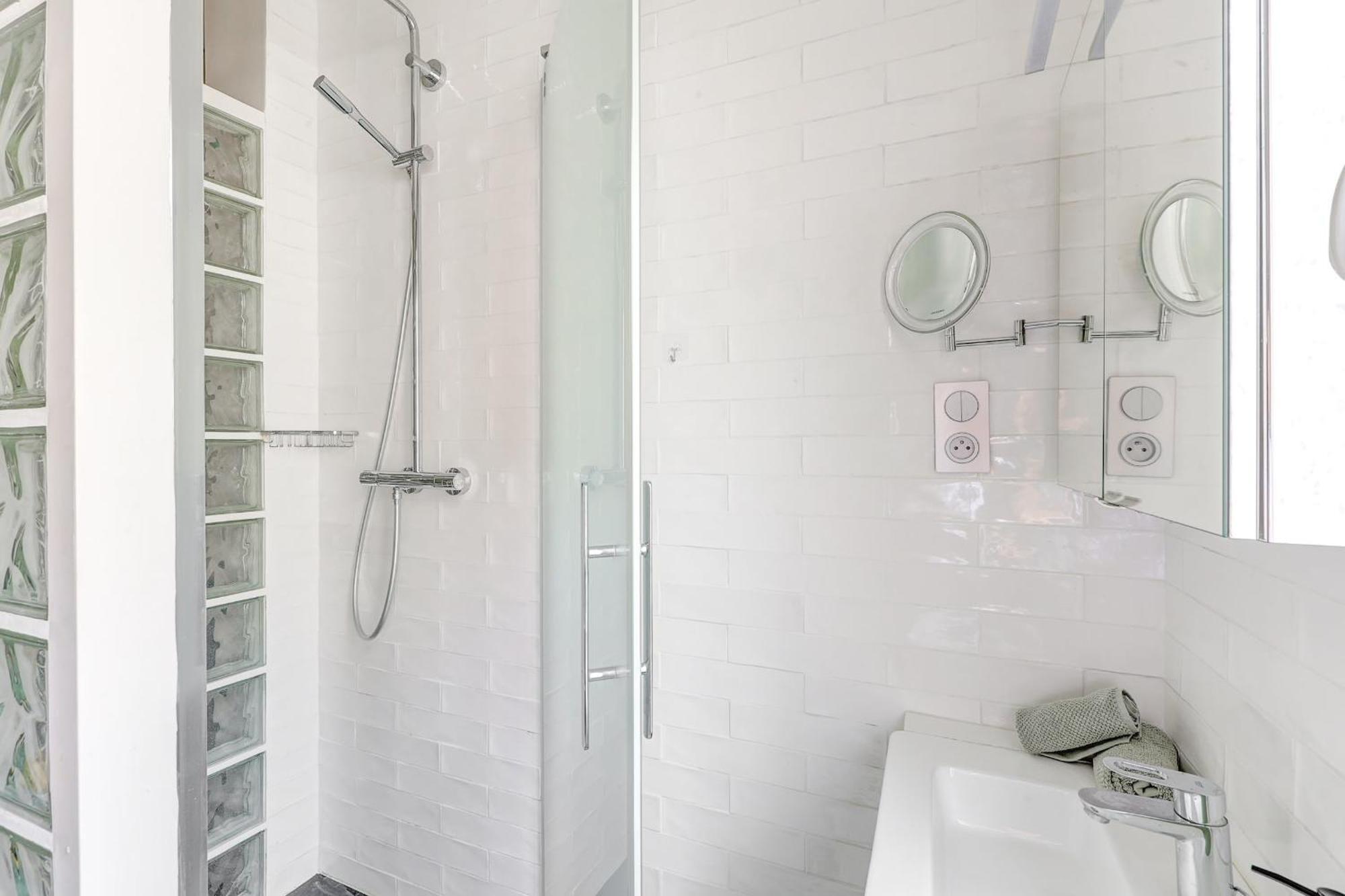 Eiffel Tower & 7th Arrondissement - Cityapartmentstay Appartement Parijs